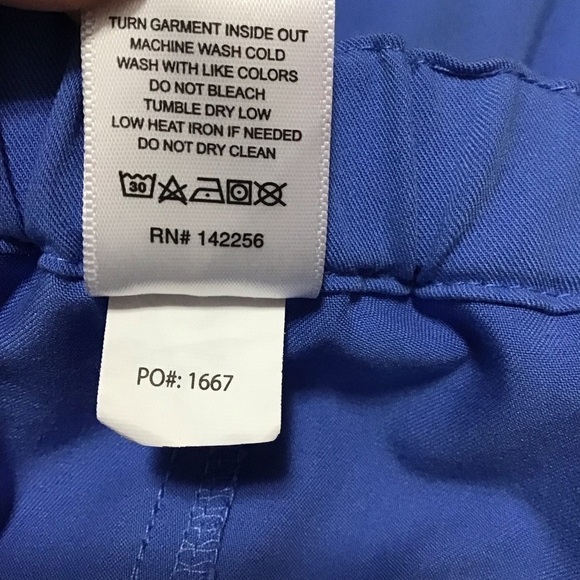 Figs Pisco Basic Scrub Pants in Ceil Blue. - Picture 10 of 12